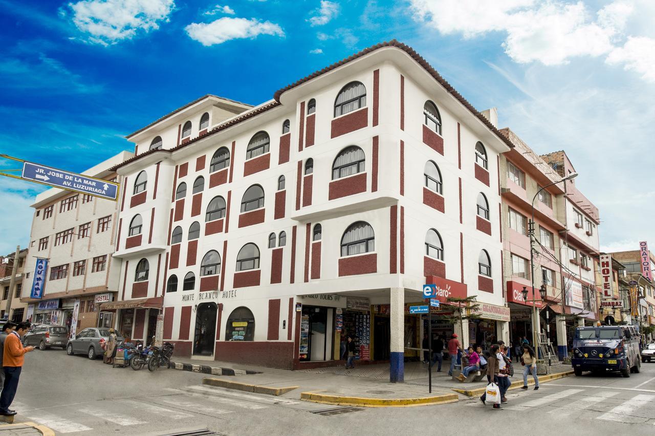 Monte Blanco Hotel Уарас Экстерьер фото